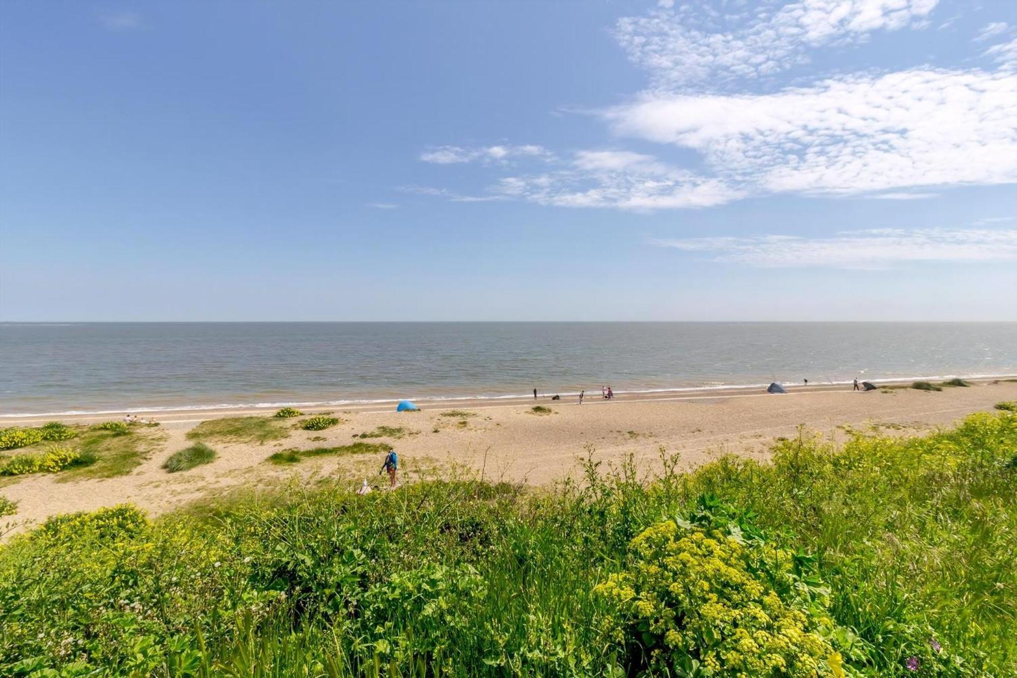Stunning 6 Berth Lodge With Full Sea Views In Suffolk Ref 68007Cr Lowestoft Exterior photo