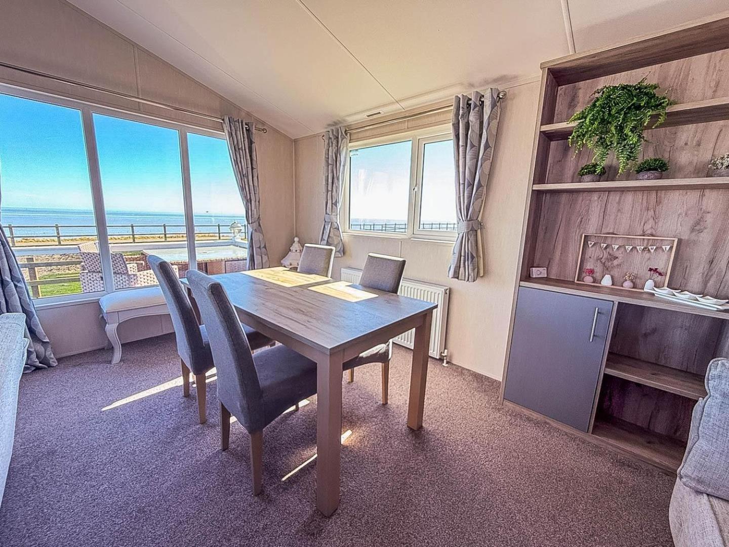 Stunning 6 Berth Lodge With Full Sea Views In Suffolk Ref 68007Cr Lowestoft Exterior photo